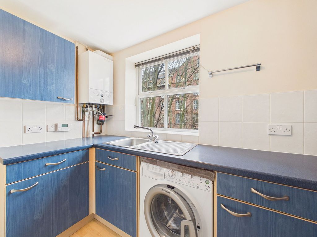 Property photo 3 of 7 Kitchen