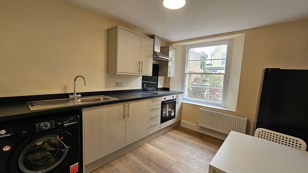 Property photo 2 of 3