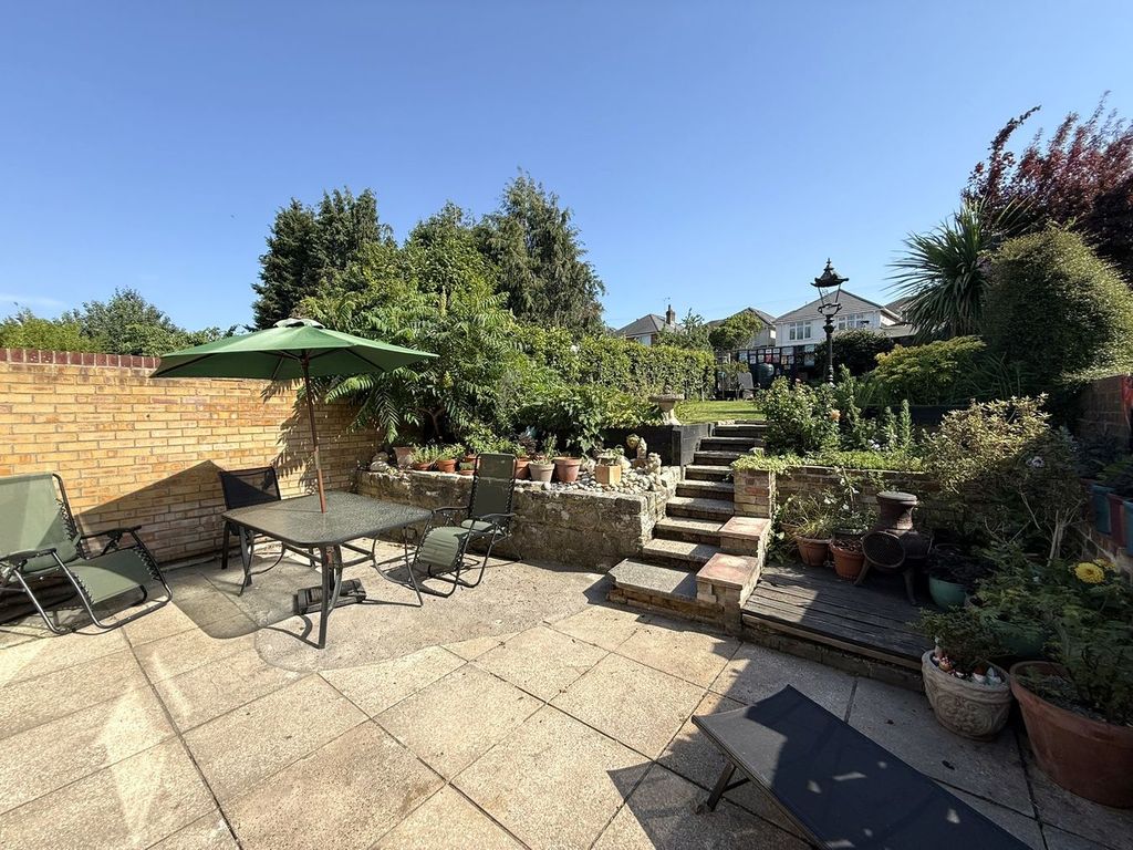 Property photo 2 of 31