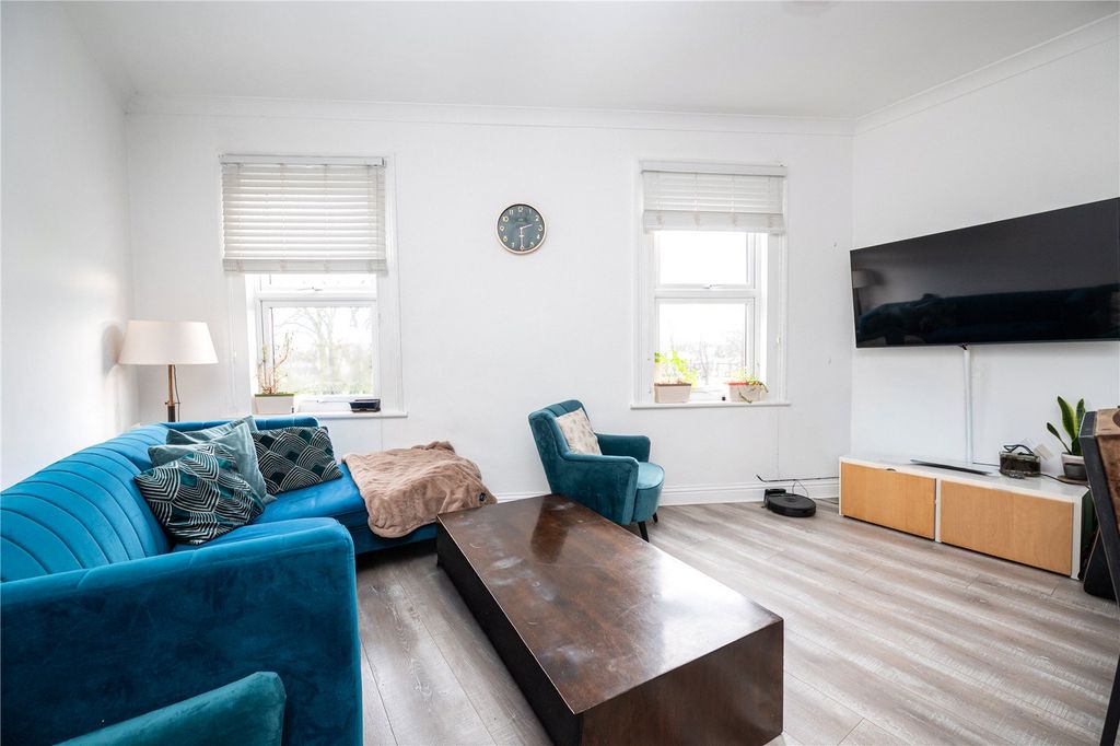 Property photo 3 of 16 Picture No. 2