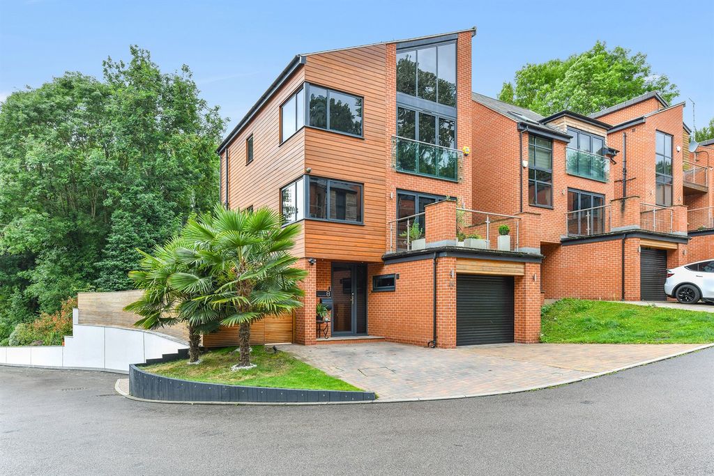 Property photo 1 of 24 (Thumbnail)