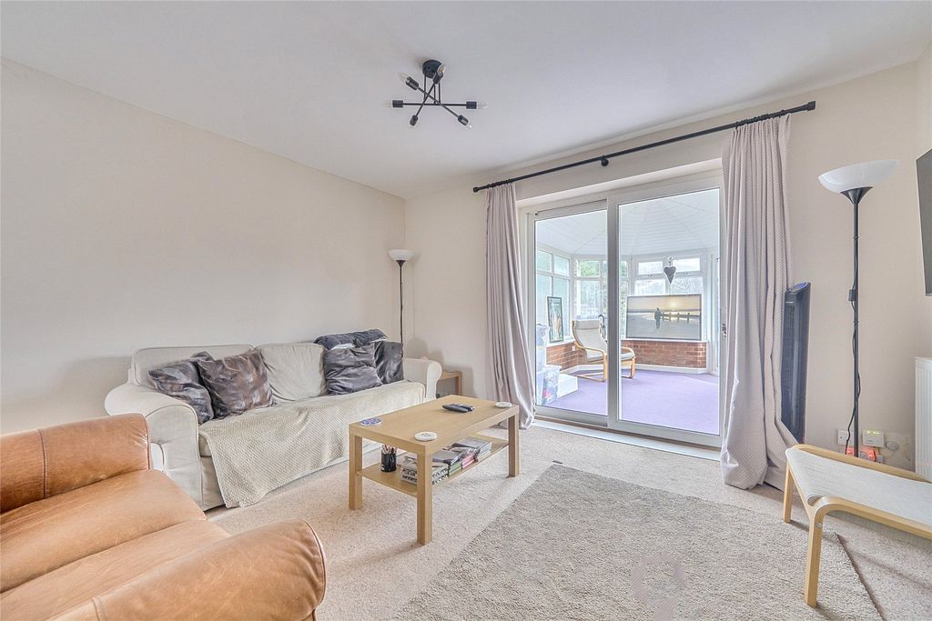 Property photo 2 of 16 Picture No. 12