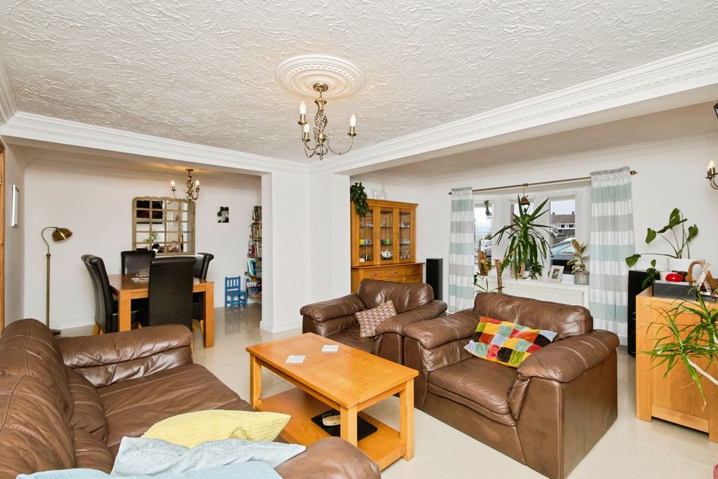 Property photo 2 of 19 Img_5275