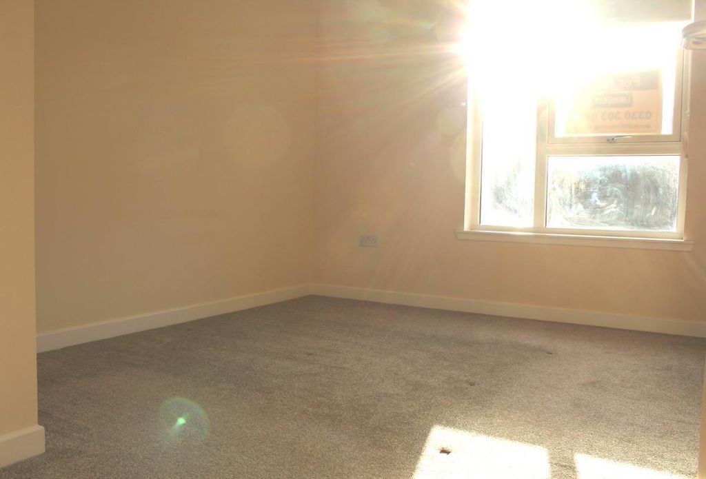 Property photo 2 of 5 Bedroom