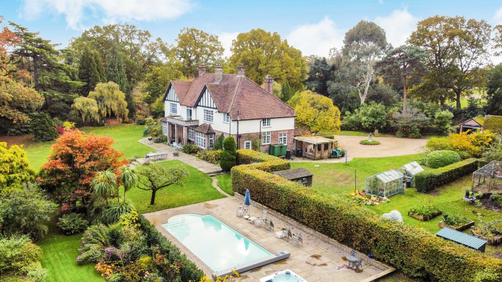 Property photo 1 of 27