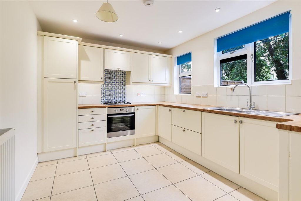 Property photo 3 of 17 Img (4).Jpg