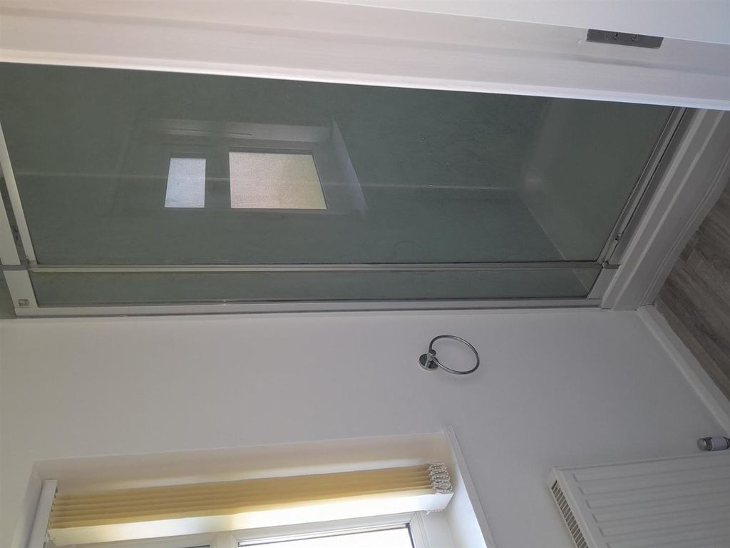 Property photo 3 of 6 Bathroom