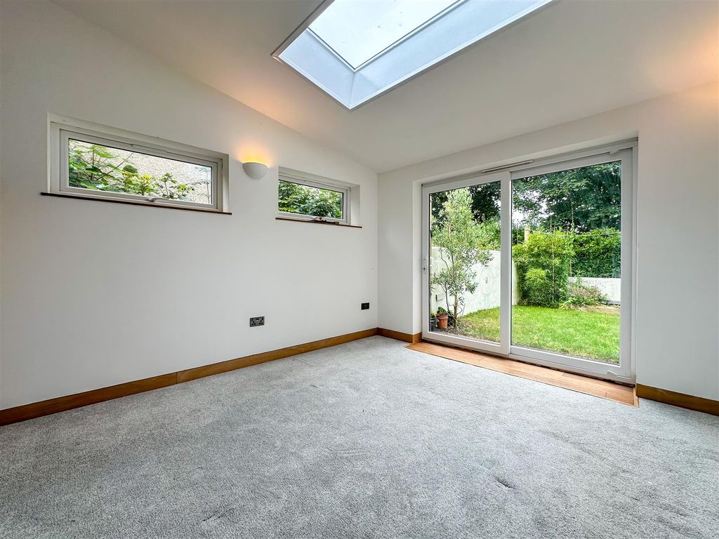 Property photo 3 of 21