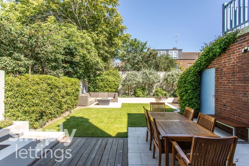 Additional image 4 of 8 bed property to rentPalmeira Avenue, Hove BN3