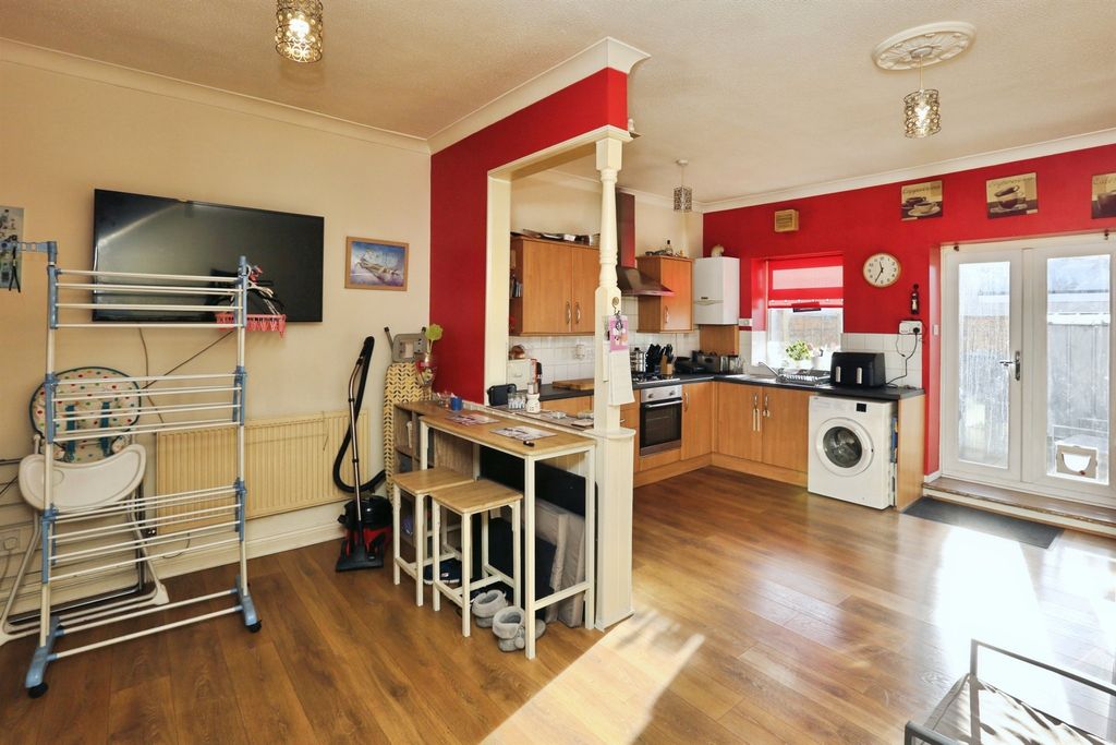 Property photo 3 of 12