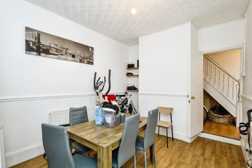 Property photo 2 of 14 Dining Room
