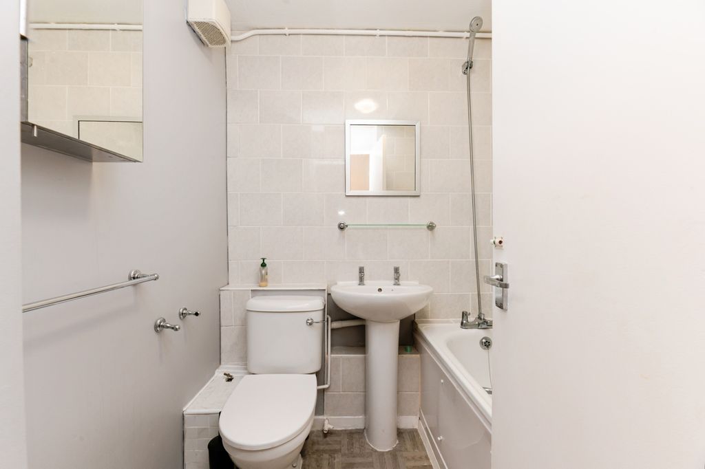 Property photo 3 of 16 Photo