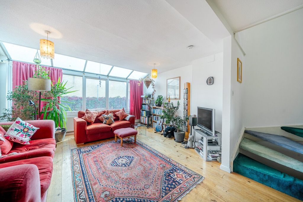 Property photo 2 of 11 Picture No. 20