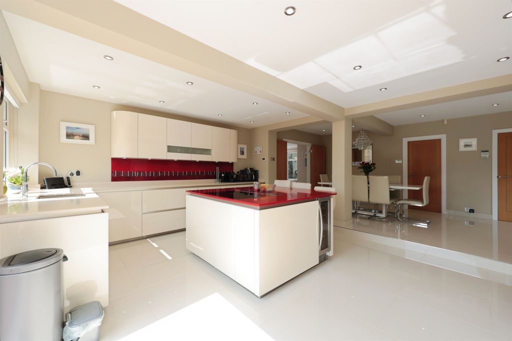 Property photo 3 of 21