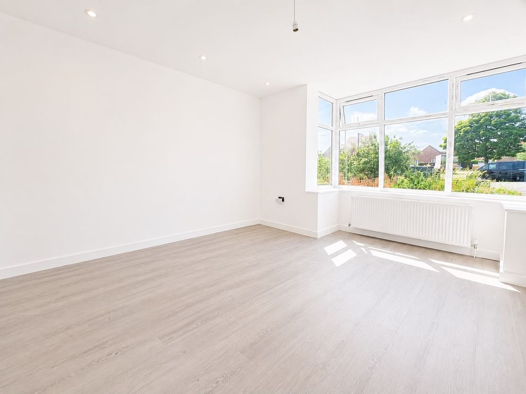 Property photo 3 of 11 Image