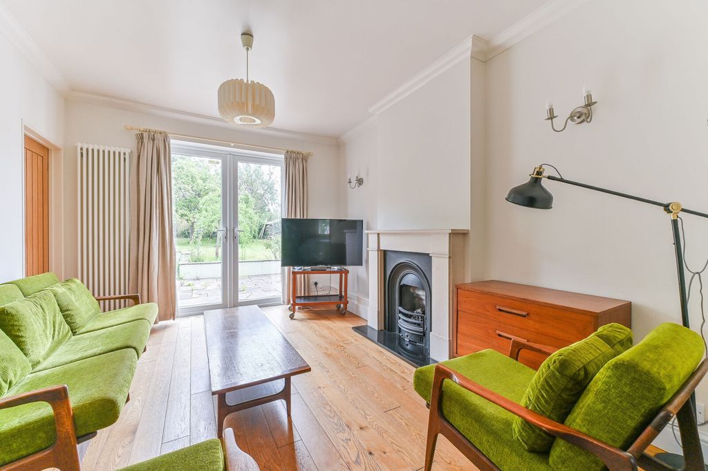 Property photo 2 of 30