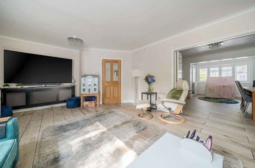 Property photo 2 of 48
