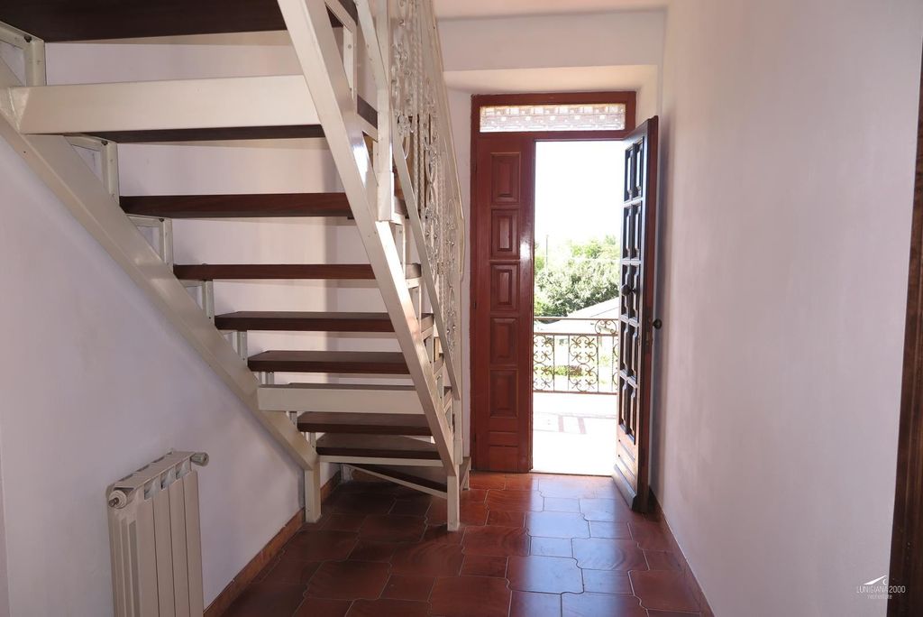 Property photo 3 of 37