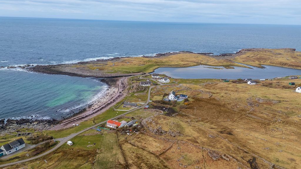 Property photo 2 of 27