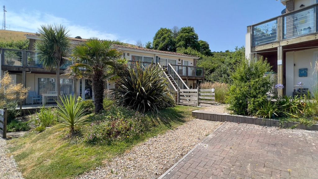 Property photo 1 of 11 Picture No. 16