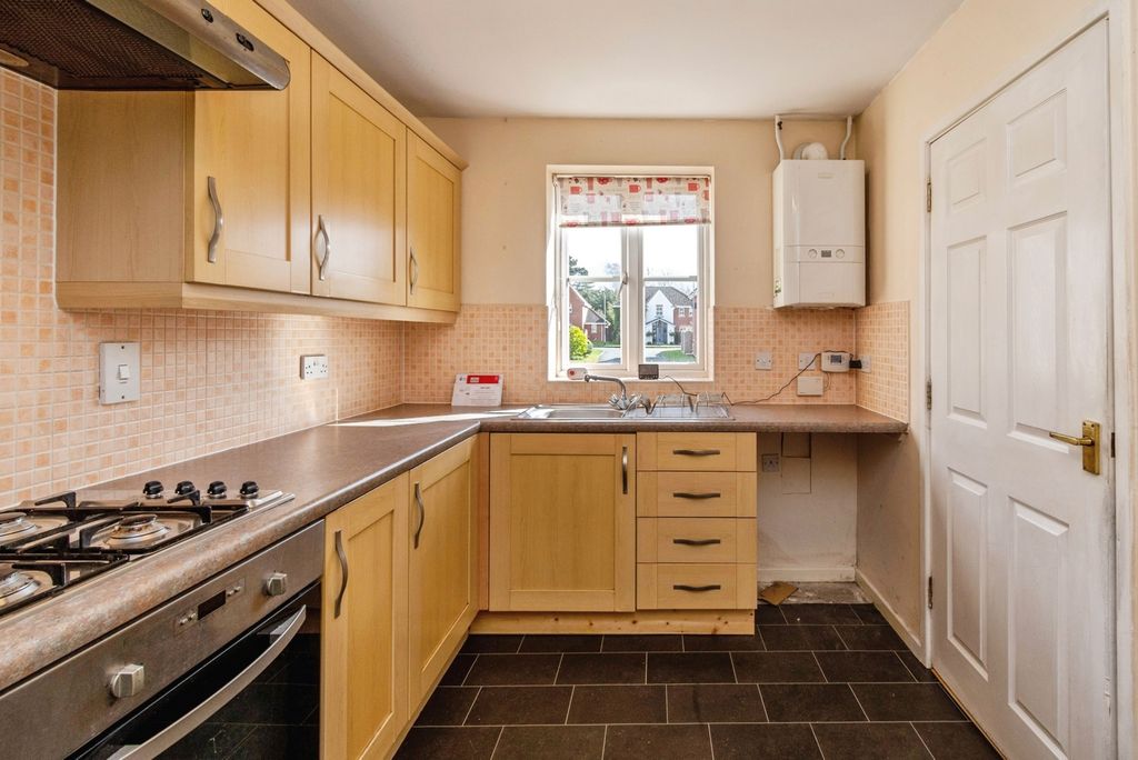 Property photo 3 of 20 Kitchen