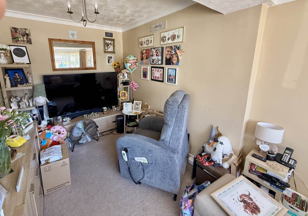 Property photo 2 of 13