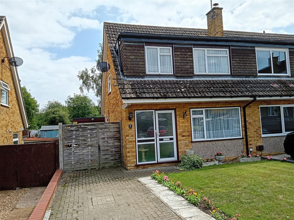 Property photo 1 of 19 6Carltonclose.Jpg