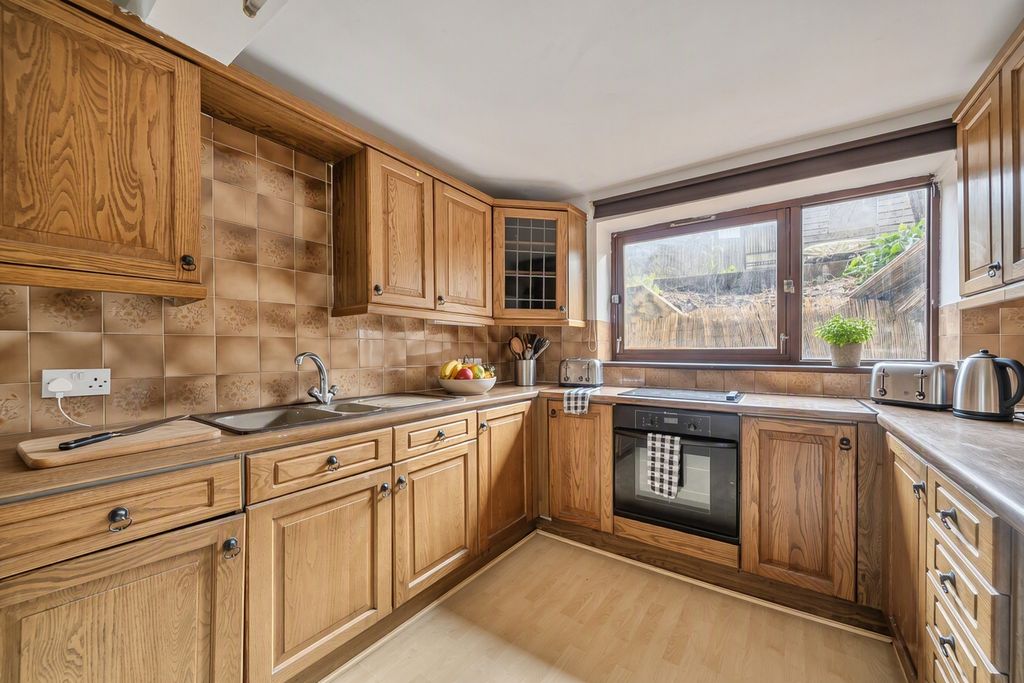 Property photo 2 of 11 Picture No. 22