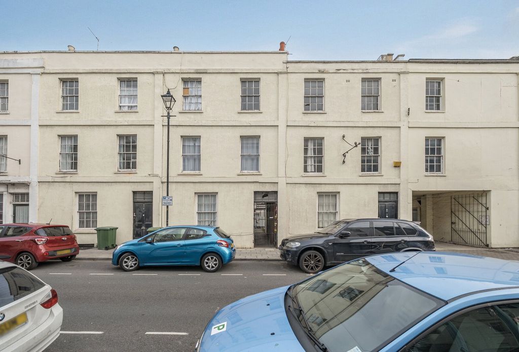 Property photo 1 of 19 Picture No. 15