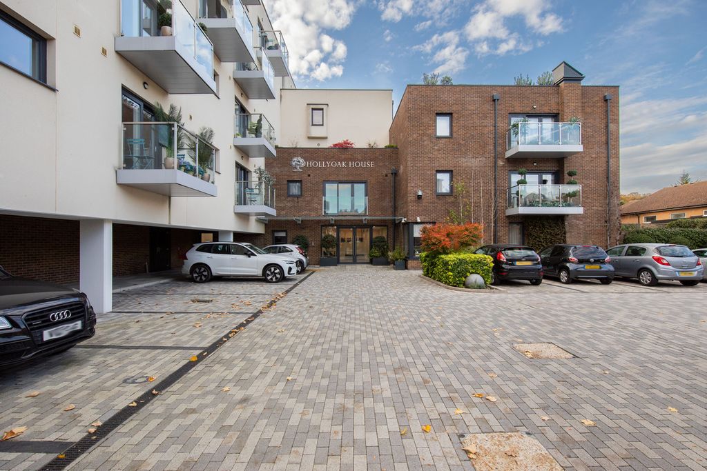 Property photo 1 of 25