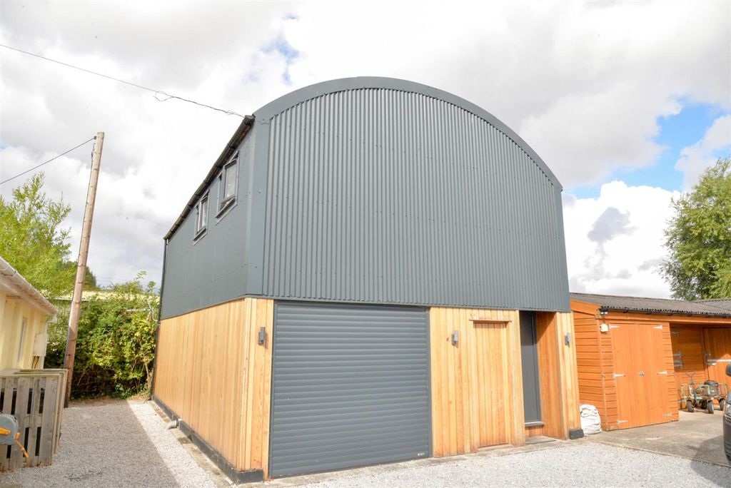 Property photo 1 of 11 External 1.Jpg