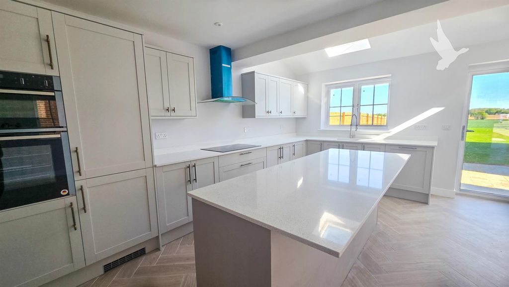 Property photo 3 of 17 33202-2.Jpg
