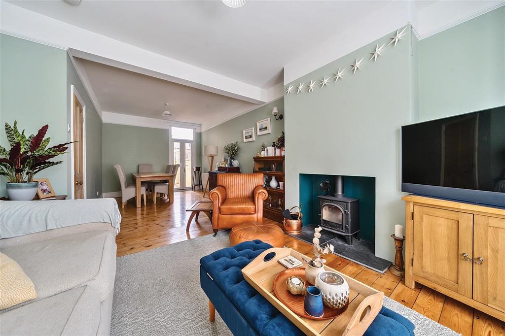 Property photo 3 of 19