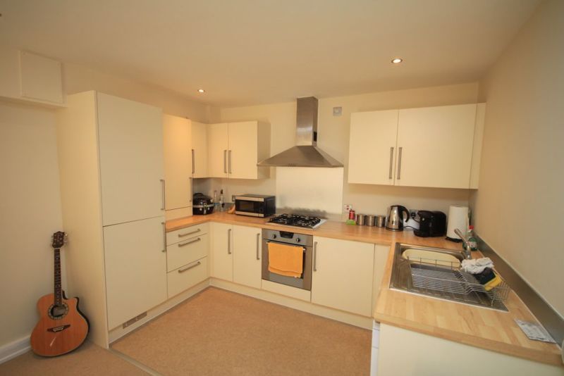 Property photo 3 of 10 Kitchen