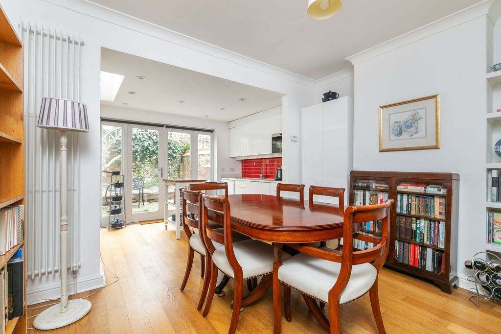Property photo 3 of 10