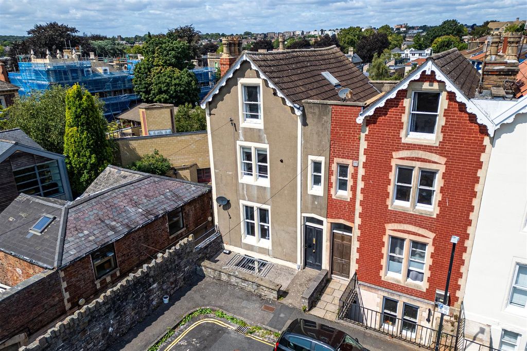 Property photo 1 of 35 16 Osborne Villas, Kingsdown, Bristol, Bs2 8Bp | F