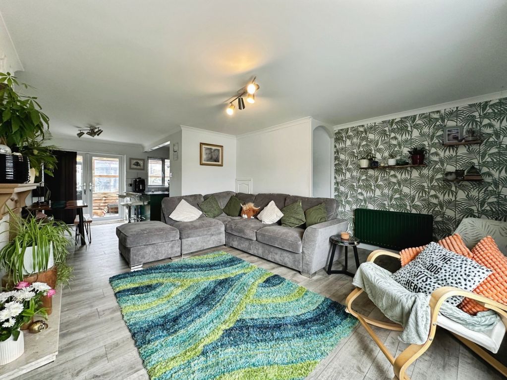 Property photo 2 of 19 4931572
