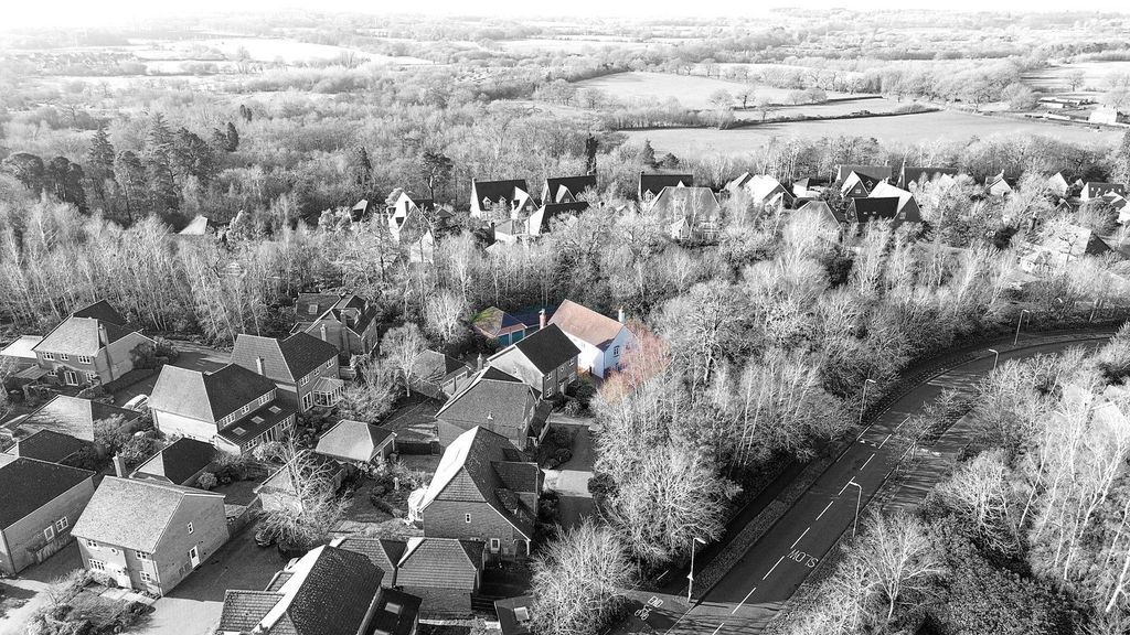 Property photo 2 of 21