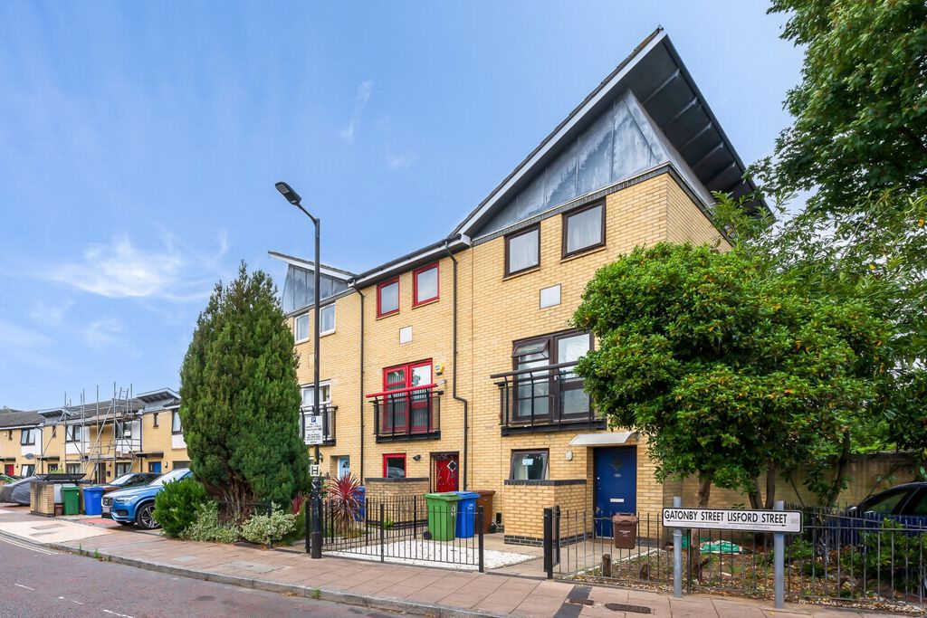 Property photo 1 of 15 External