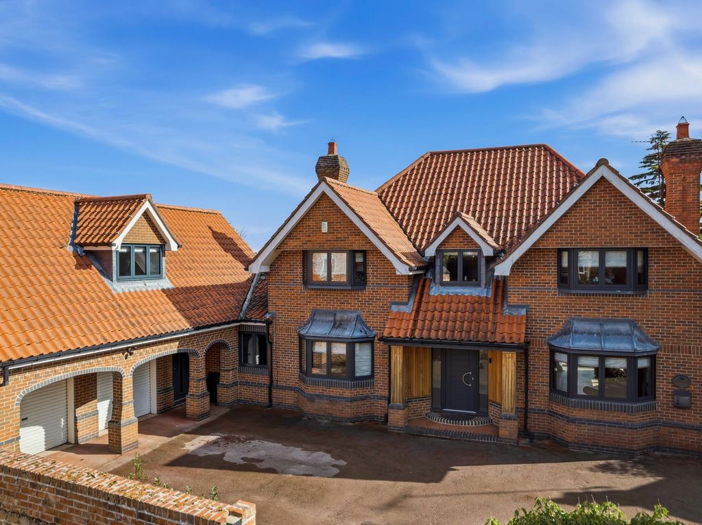 Property photo 1 of 20