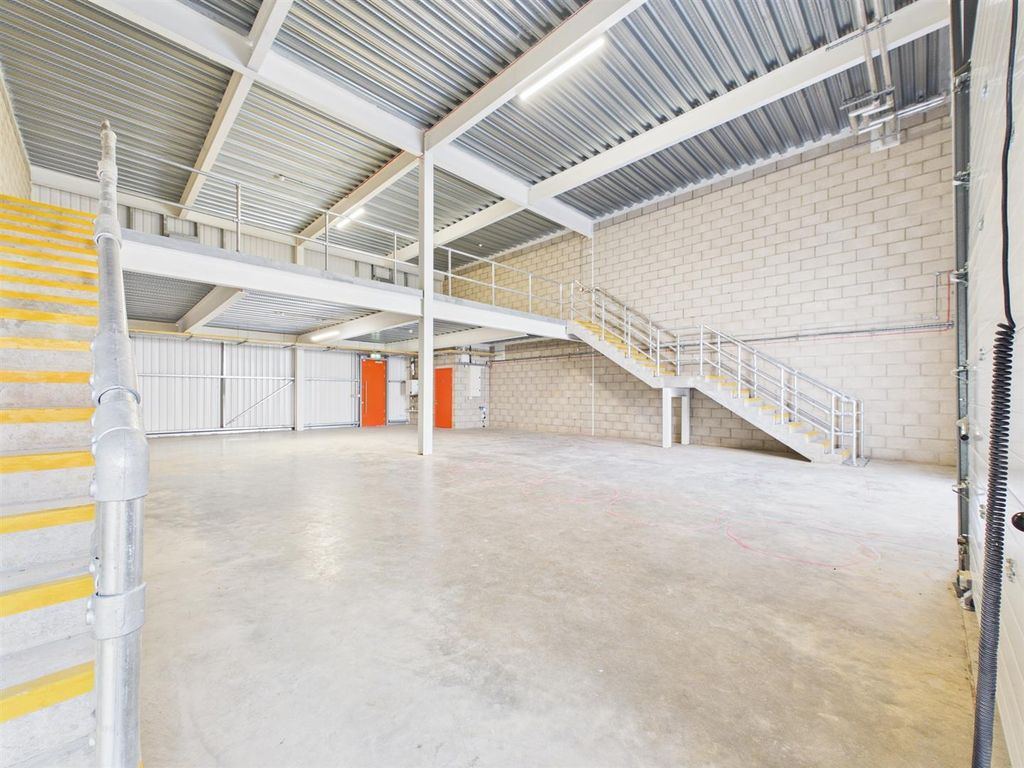 Property photo 3 of 7 Cam04237G0-Pr0287-Still002.Jpg