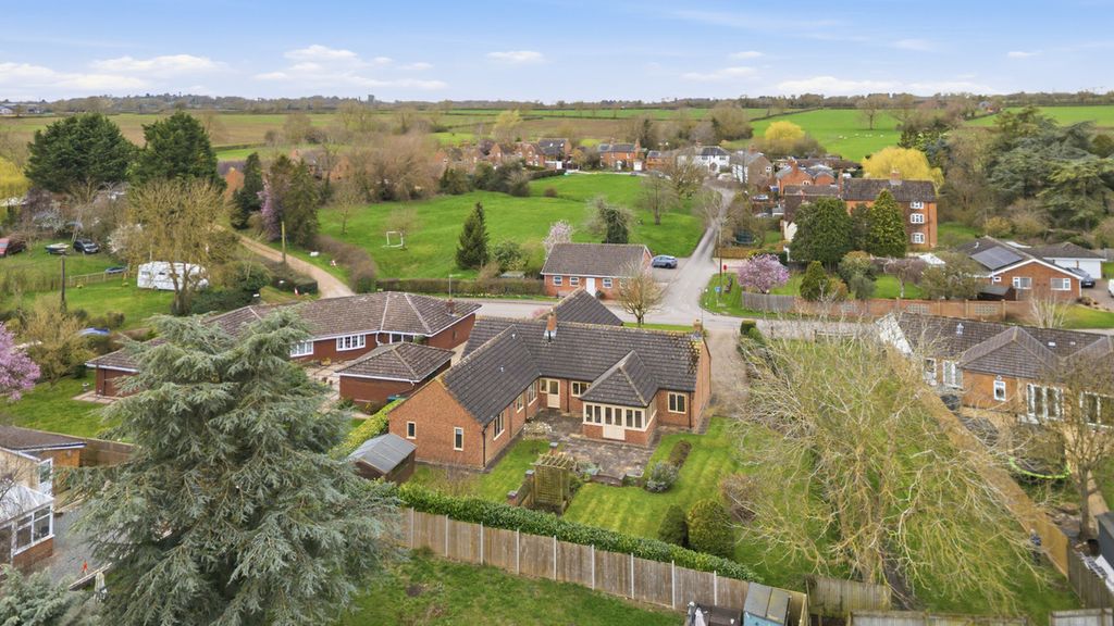 Property photo 3 of 28