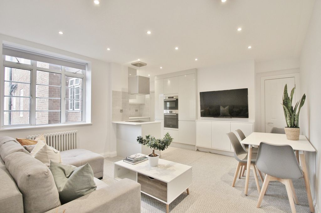 Property photo 1 of 13 Photo 6