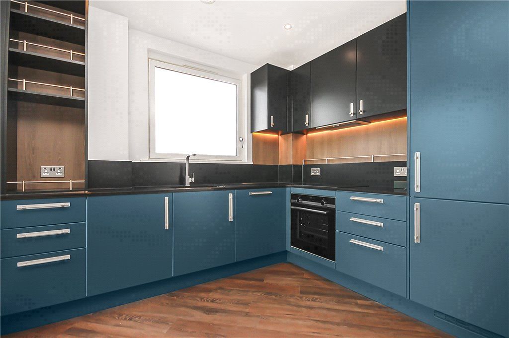 Property photo 3 of 12 Kitchen