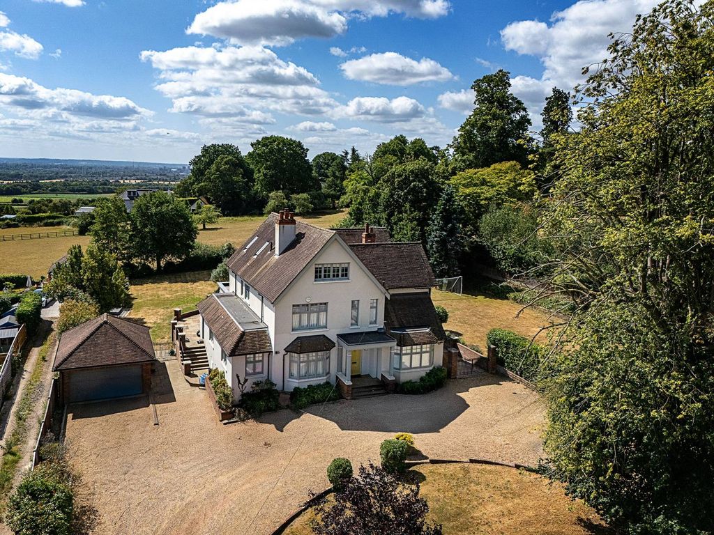 Property photo 2 of 34