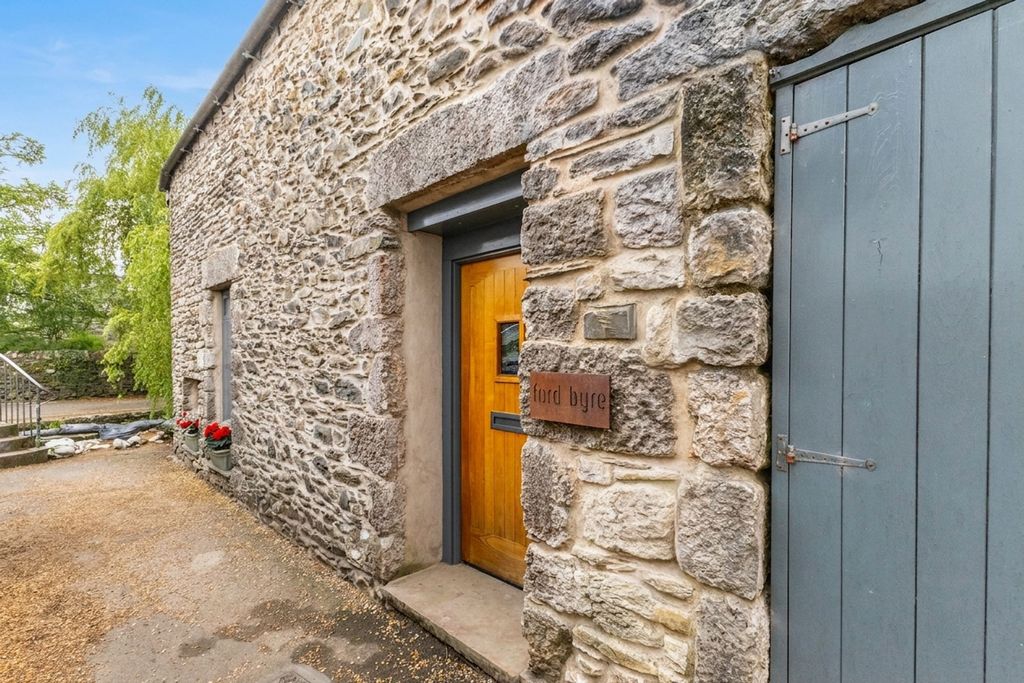 Property photo 1 of 37