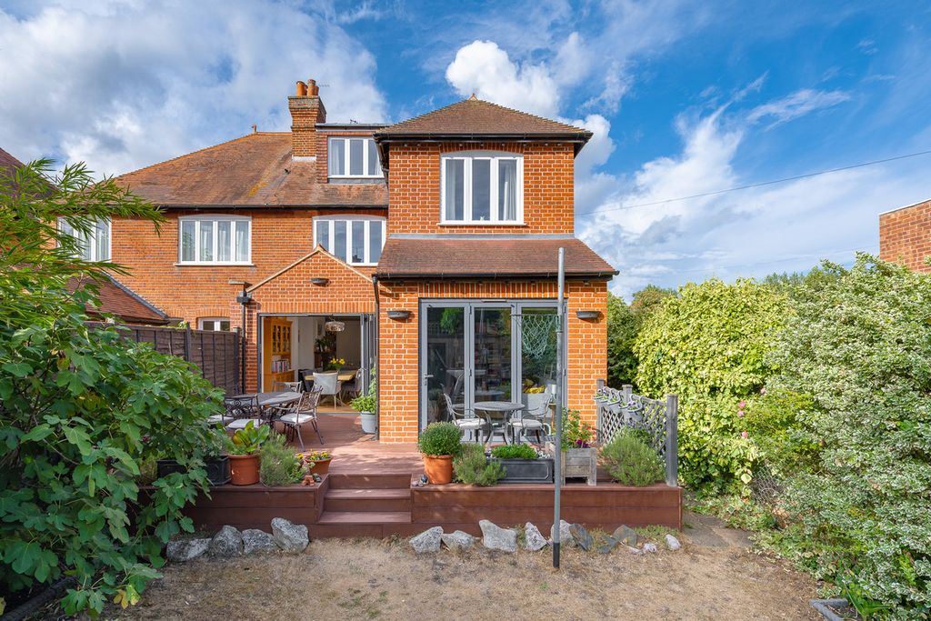 Property photo 1 of 33