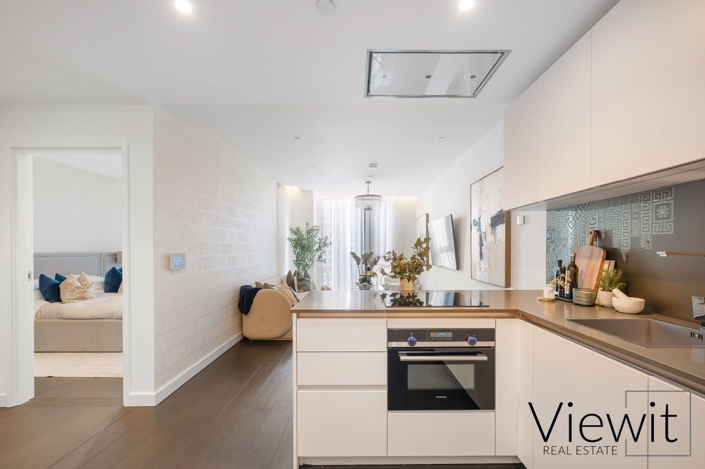 Property photo 1 of 32