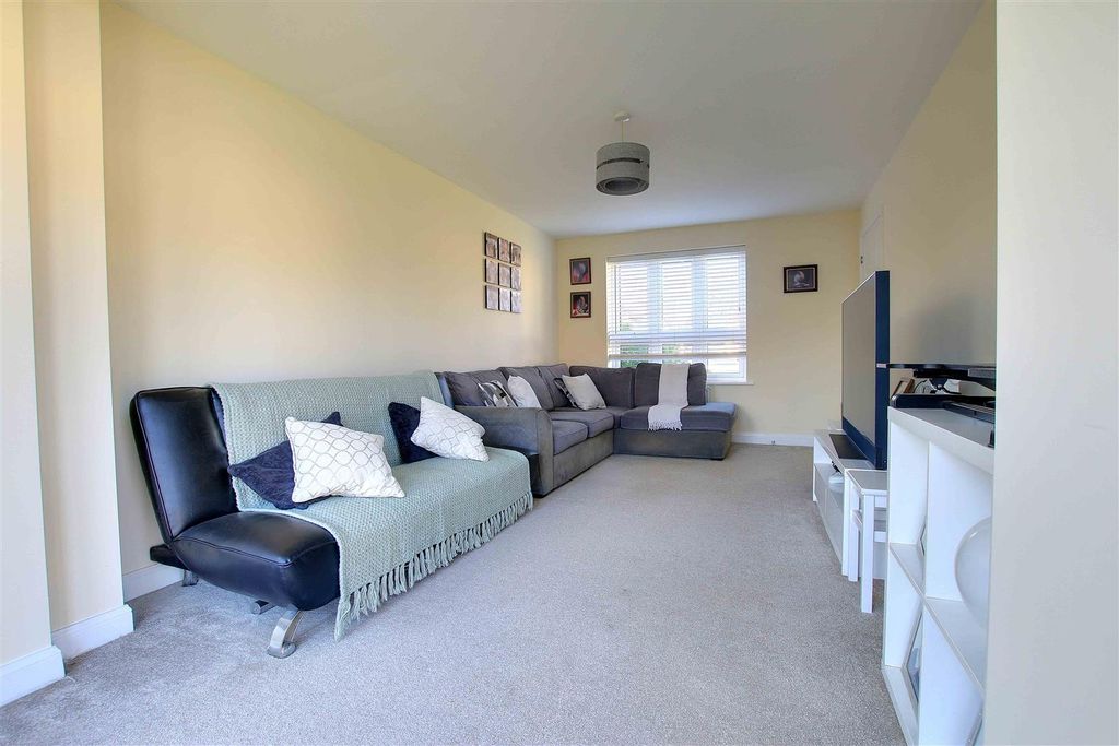 Property photo 3 of 14 Img_8269-Img_8271.Jpg