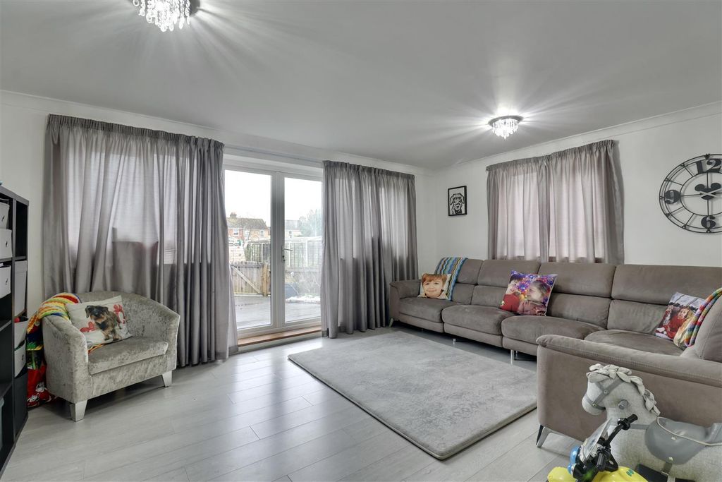 Property photo 3 of 20 6515C373-0Fd0-4E3A-8327-1Ba65Dd2Cb46_1_201_A.Jpeg